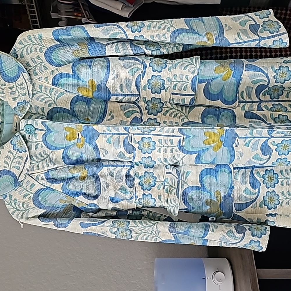 Cute, vintage style coat. Great fabric, very well made from Anthropologie.